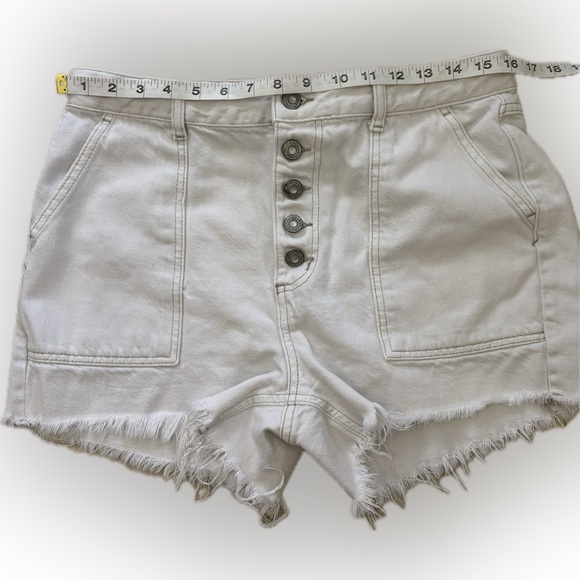 We The Free 😍(Free People)🔥Cream Cut-Off ❤️Denim Shorts Size:29 - Picture 3 of 8